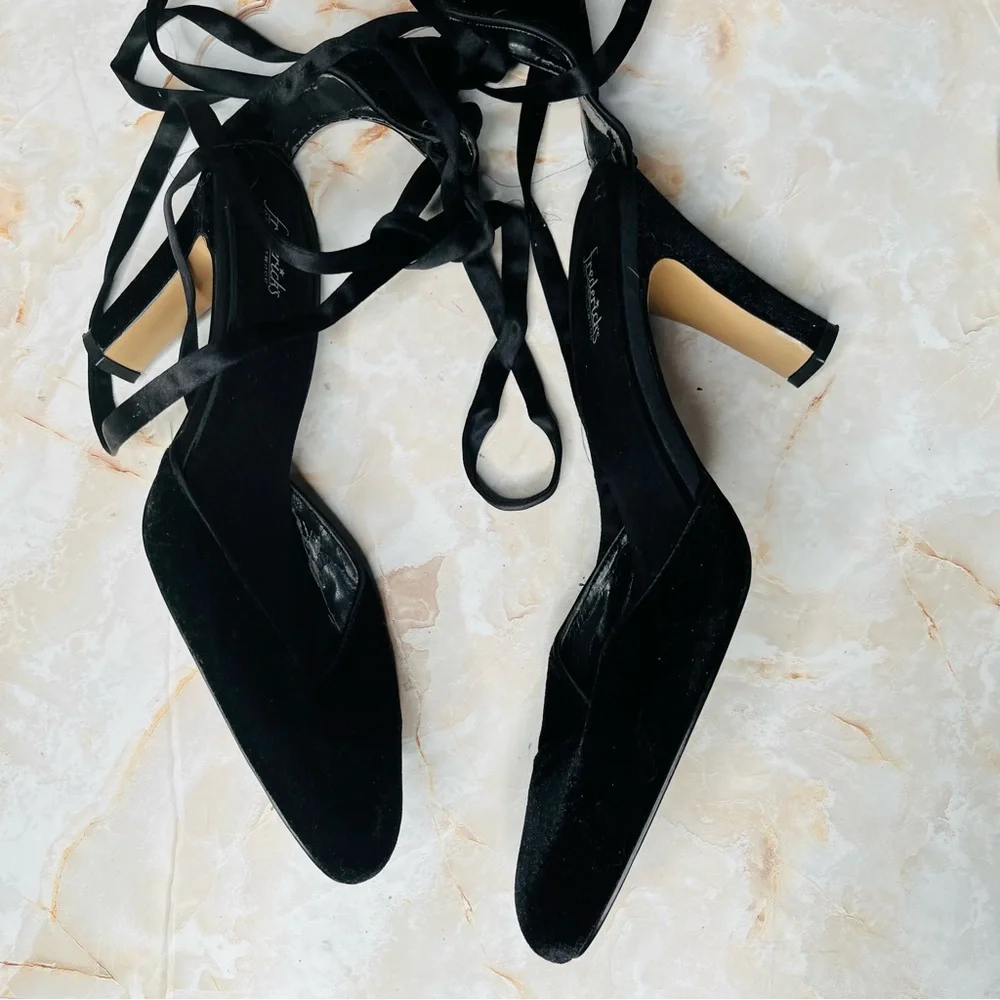 FREDERICKS OF HOLLYWOOD HEELS BLACK SUEDE, TIE UP ANKLE, CLOSED TOE HEELS 9